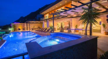 Villa Tatili ile Evinizdeki Rahatlığı Tatilinize Taşıyın